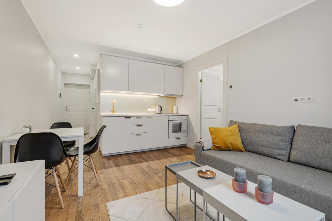 Charming 1Br In Superb Location, Free Parking & Wi-Fi Appartement Tallinn Buitenkant foto