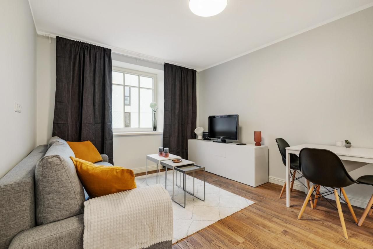 Charming 1Br In Superb Location, Free Parking & Wi-Fi Appartement Tallinn Buitenkant foto