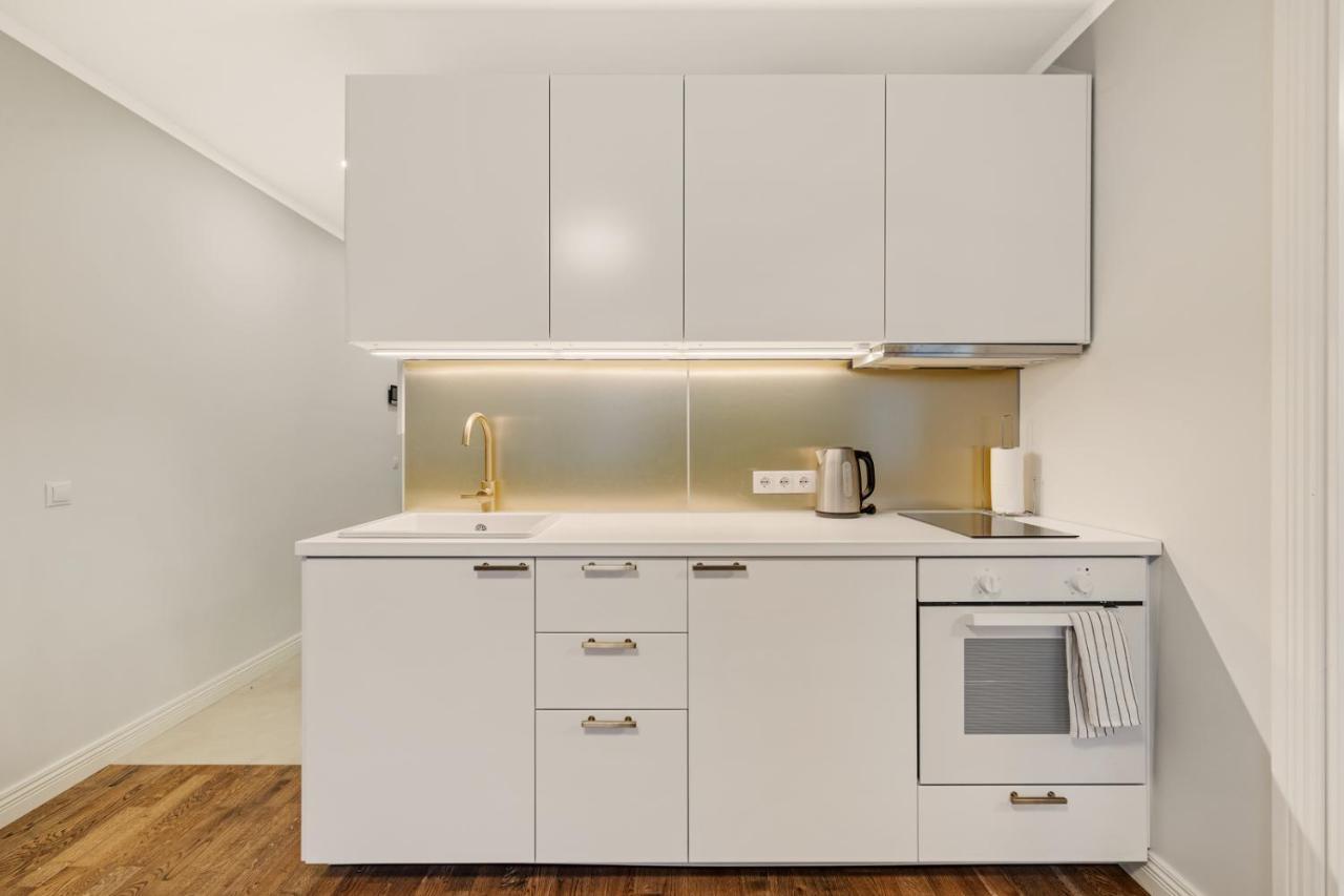 Charming 1Br In Superb Location, Free Parking & Wi-Fi Appartement Tallinn Buitenkant foto