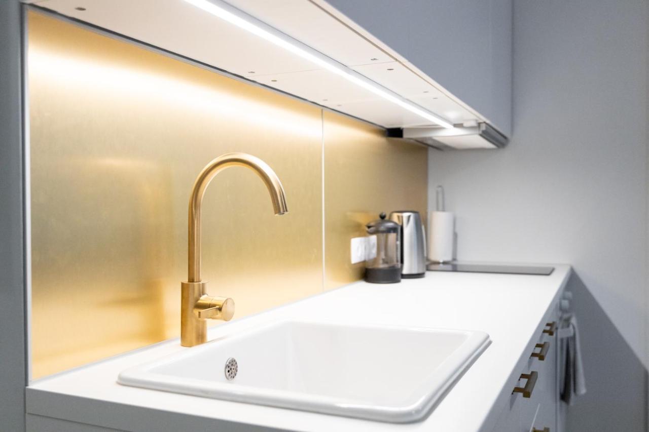 Charming 1Br In Superb Location, Free Parking & Wi-Fi Appartement Tallinn Buitenkant foto