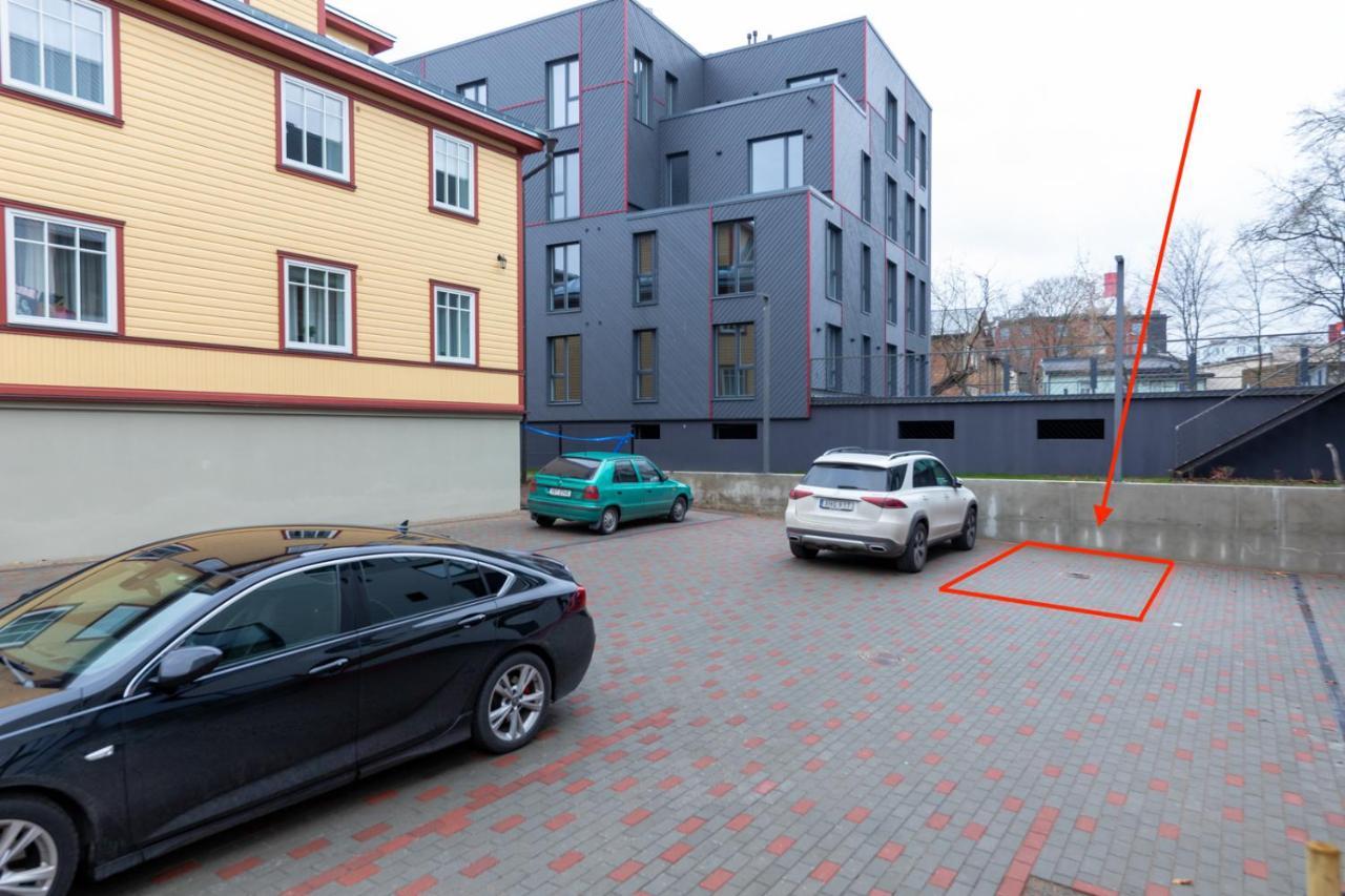 Charming 1Br In Superb Location, Free Parking & Wi-Fi Appartement Tallinn Buitenkant foto